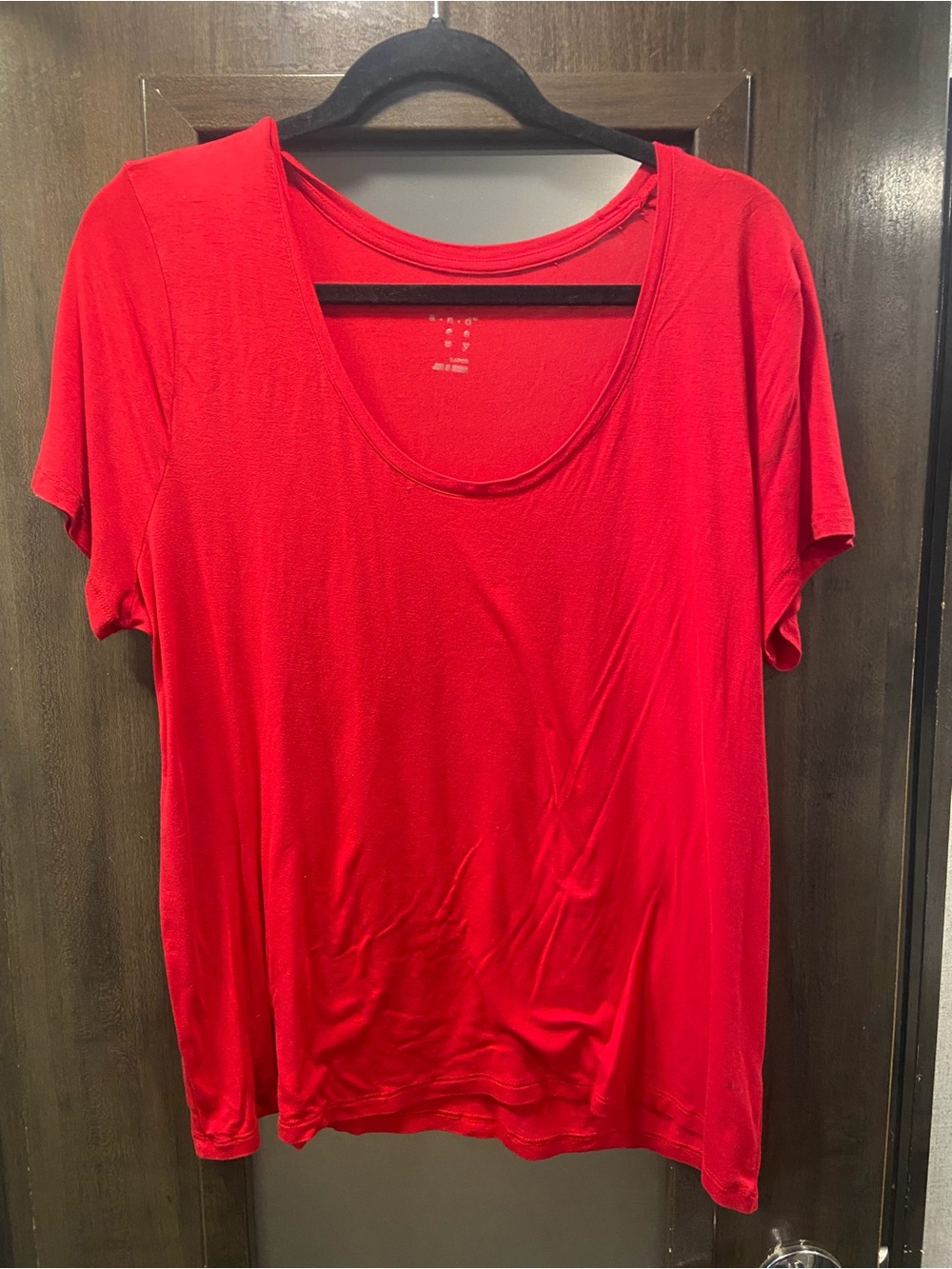 Women's Red Scoop Neck Long Sleeve Tee